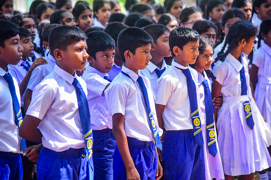 Schoolchildren in uniform in Sri Lanka